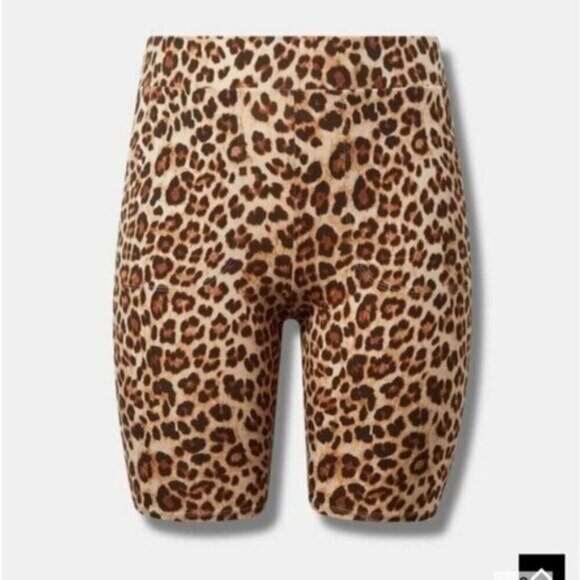 NWT Torrid Signature Waist Pocket Bike Short Leopard plus size 4x - - Picture 1 of 4